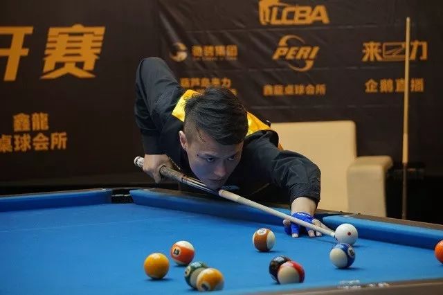 曼联红军等英超豪门展开争夺！迪奥愿赴英伦发展 科莫标价成转会关键